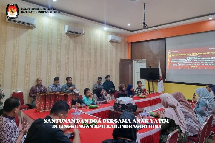Santunan dan Doa Bersama Anak Yatim yang dilaksanakan di Kantor KPU Kabupaten Indragiri Hulu