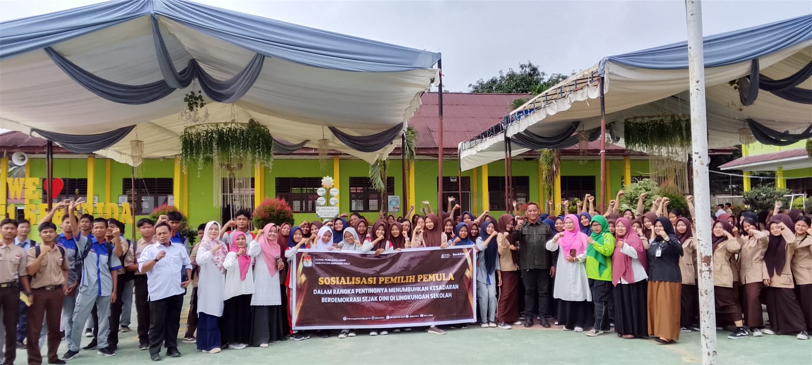 Sosialisasi Pemilih Pemula dalam Rangka Meningkatkan Kesadaran Berdemokrasi dan Partisipasi Pemilih